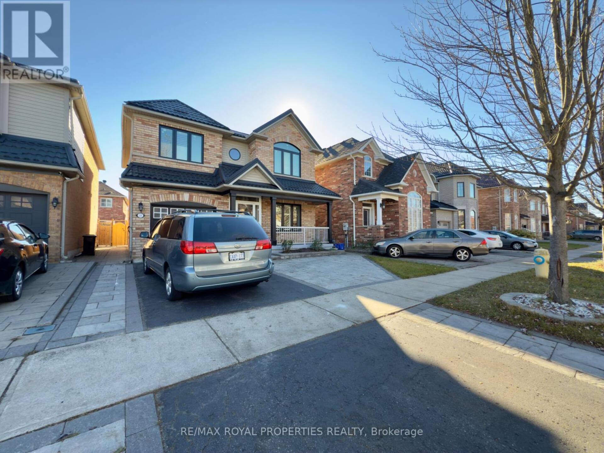 BSMT - 33 LOGGERHEAD GROVE Toronto