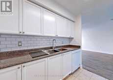 501 - 650 LAWRENCE AVENUE W Toronto