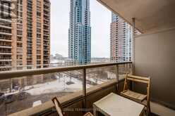 524 - 5233 DUNDAS STREET W Toronto