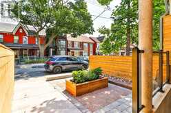 LOWER - 136 MARKHAM STREET Toronto