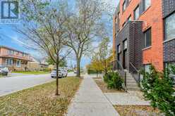 57 - 68 WINSTON PARK BOULEVARD Toronto