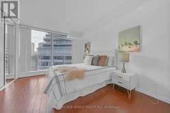 512 - 24 WELLESLEY STREET W Toronto