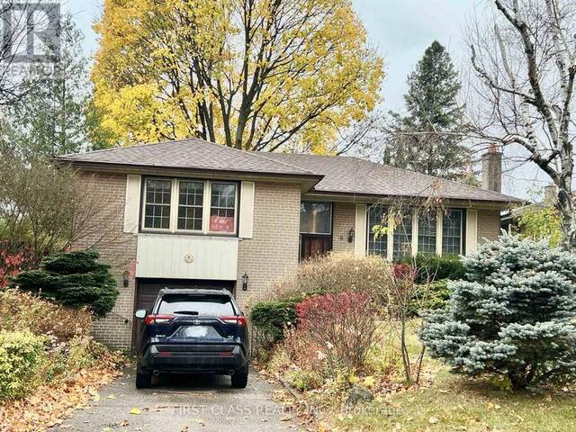 6 FAIRHILL CRESCENT Toronto Ontario