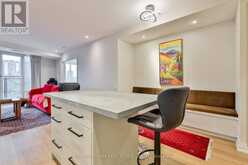 807 - 20 SCRIVENER SQUARE Toronto