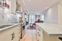 807 - 20 SCRIVENER SQUARE Toronto