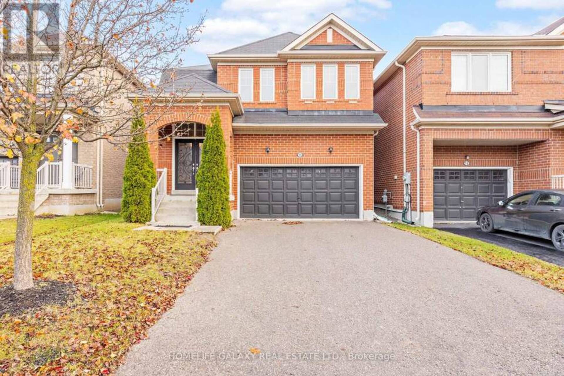 11 CHAMBERSBURG WAY Whitchurch-Stouffville