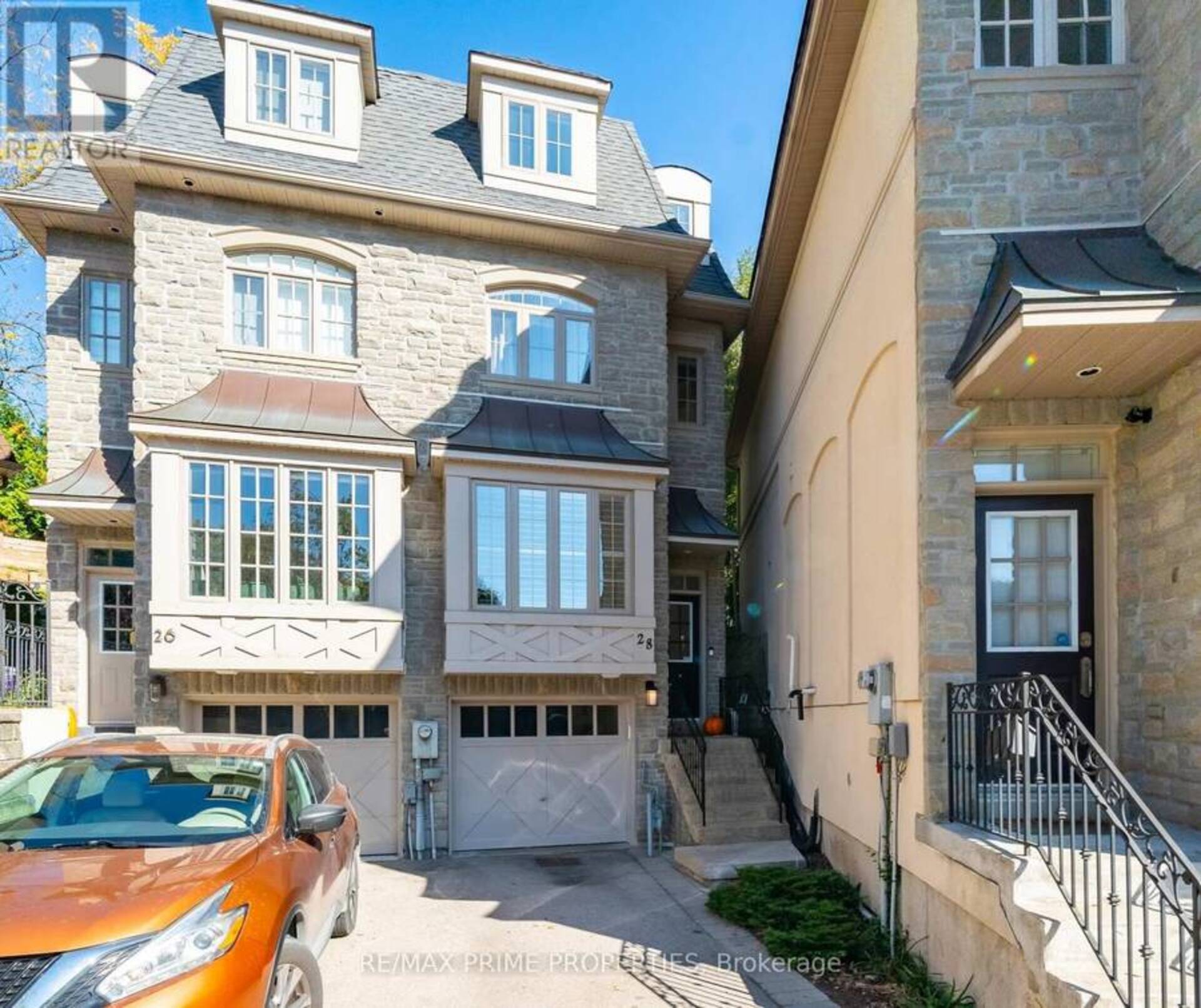 28 CORINTH GARDENS Toronto