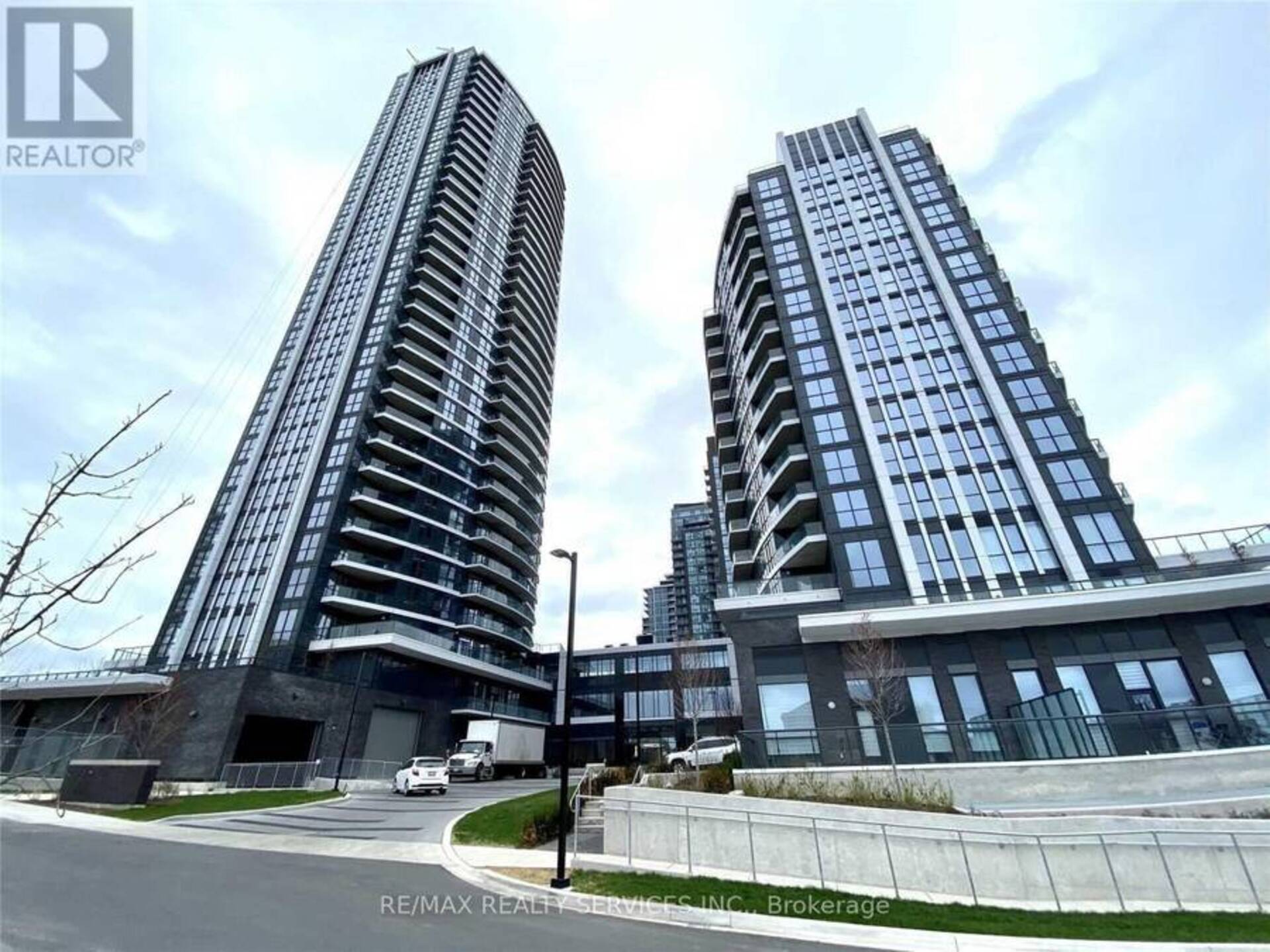 1019 - 35 WATERGARDEN DRIVE Mississauga