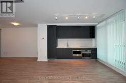 210 - 377 MADISON AVENUE Toronto