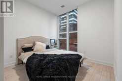 813 - 15 MERCER STREET Toronto