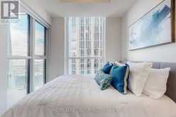 2902 - 1 YORKVILLE AVENUE Toronto