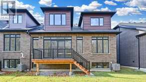 5 LOIS TORRANCE TRAIL Uxbridge