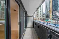 206N - 117 BROADWAY AVENUE Toronto