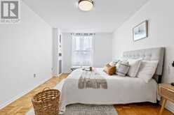 618 - 20 EDGECLIFF GOLFWAY Toronto