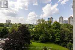 618 - 20 EDGECLIFF GOLFWAY Toronto