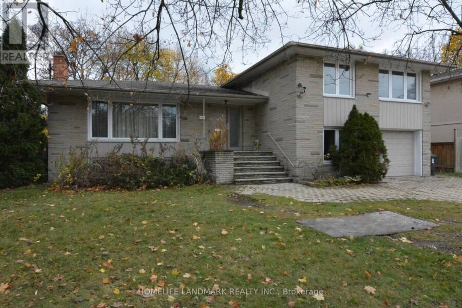 33 HAWKSBURY DRIVE Toronto