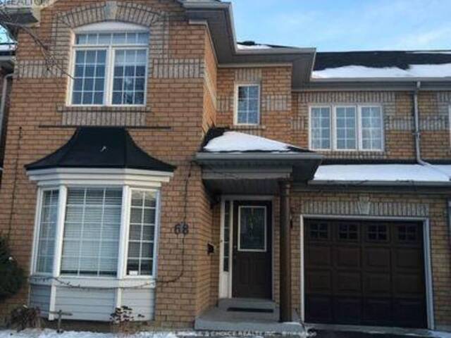 68 SEASIDE CIRCLE Brampton Ontario