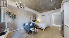 415 - 111 BATHURST STREET Toronto