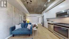 415 - 111 BATHURST STREET Toronto