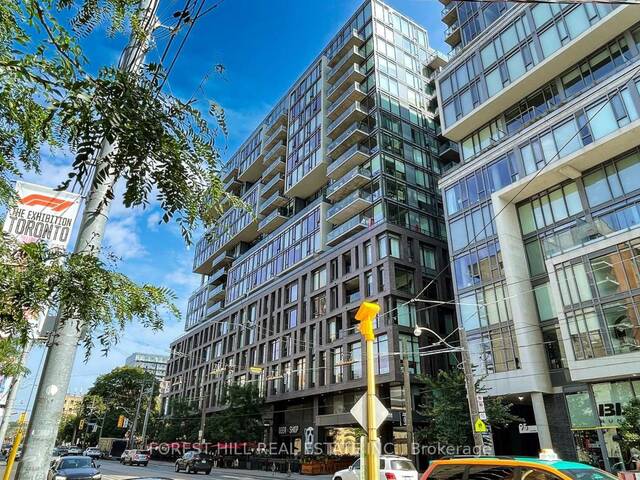 415 - 111 BATHURST STREET Toronto Ontario