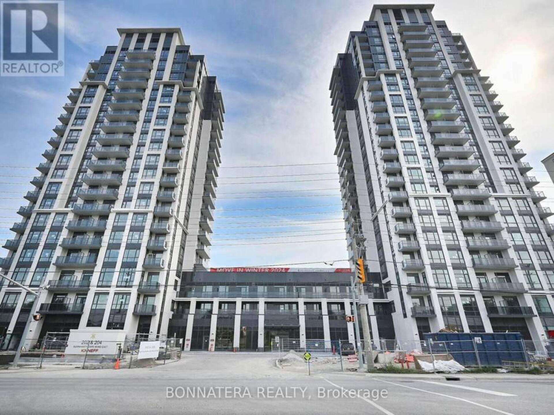 1702 - 202 BURNHAMTHORPE ROAD E Mississauga