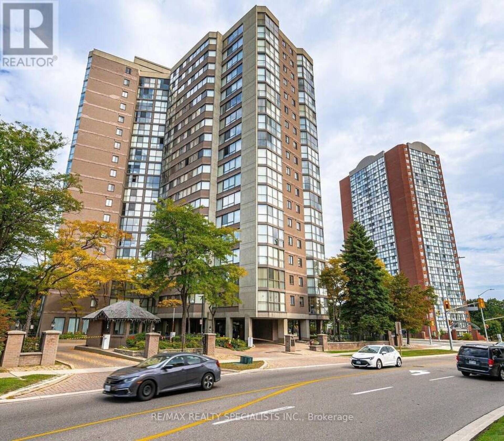 802 - 4235 SHERWOODTOWNE BOULEVARD Mississauga