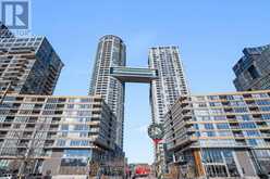 331 - 21 ICEBOAT TERRACE Toronto