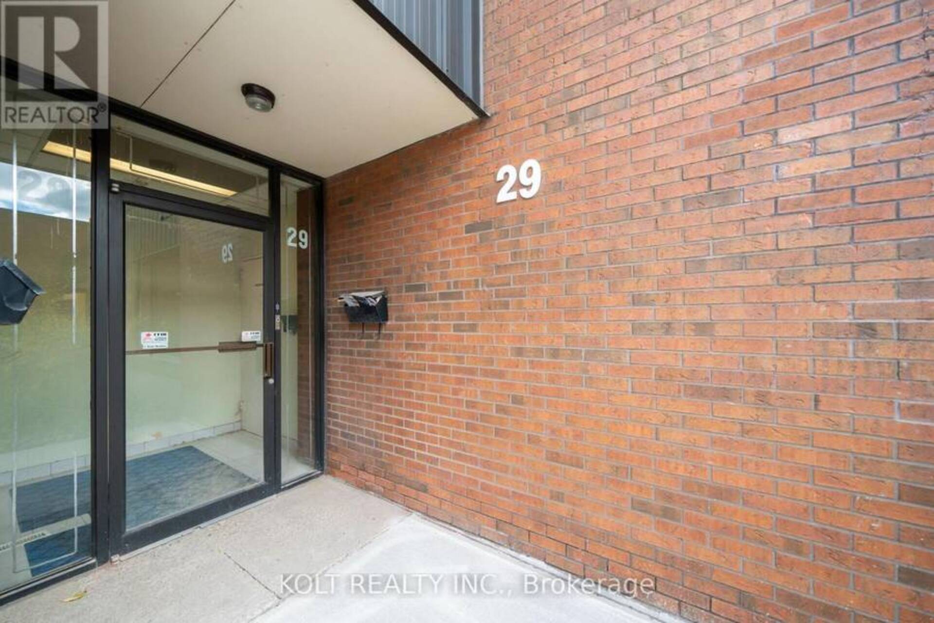 29 - 300 ESNA PARK DRIVE Markham