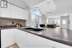 8 - 81 VALRIDGE DRIVE Hamilton