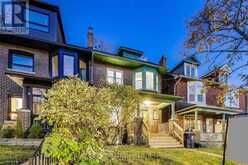 33 HAMPTON AVENUE Toronto