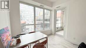 813 - 108 PETER STREET Toronto