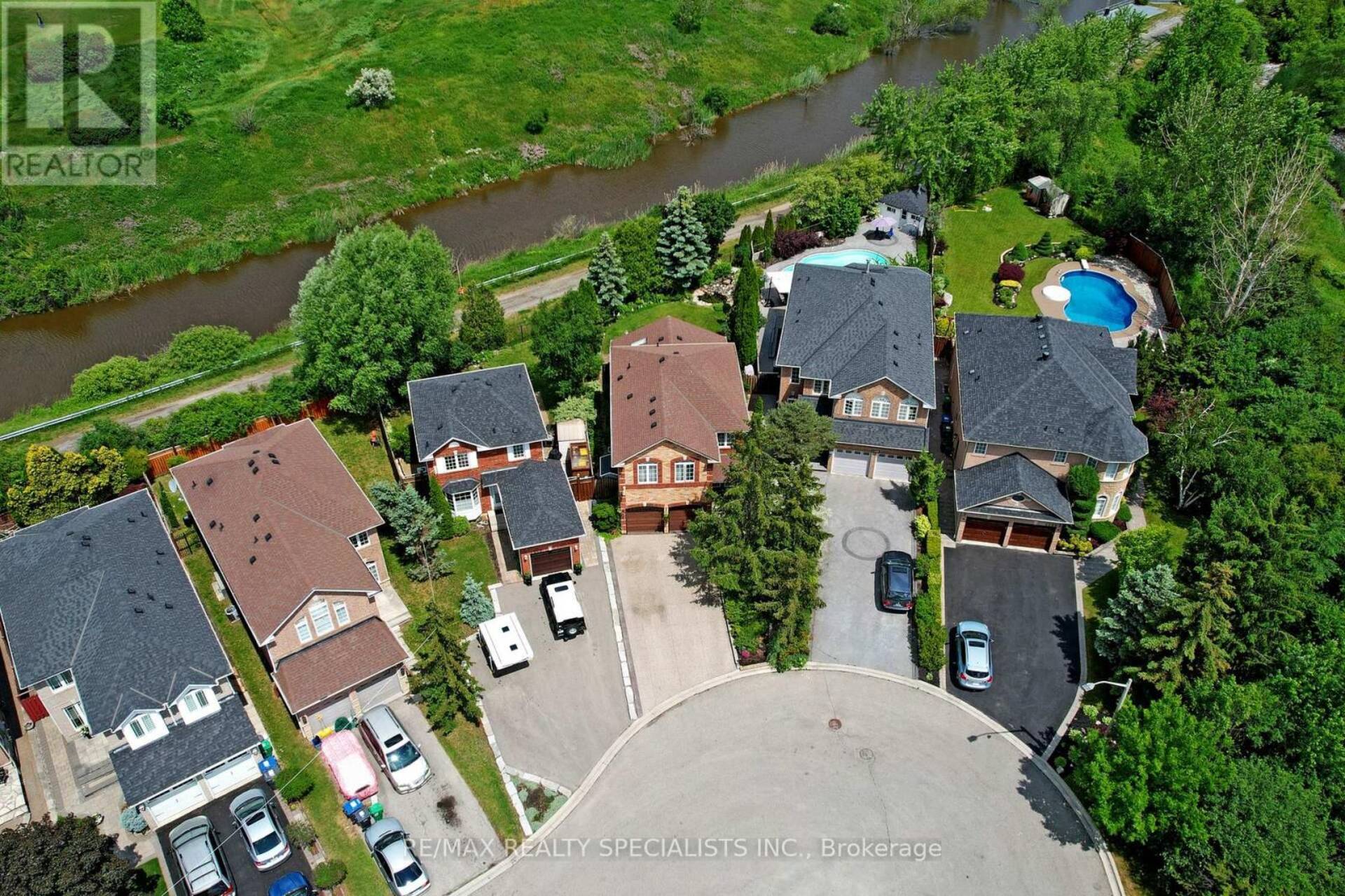 1165 BARNSWALLOW COURT Mississauga