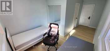 ROOM5 - 45 PINEWAY BOULEVARD Toronto