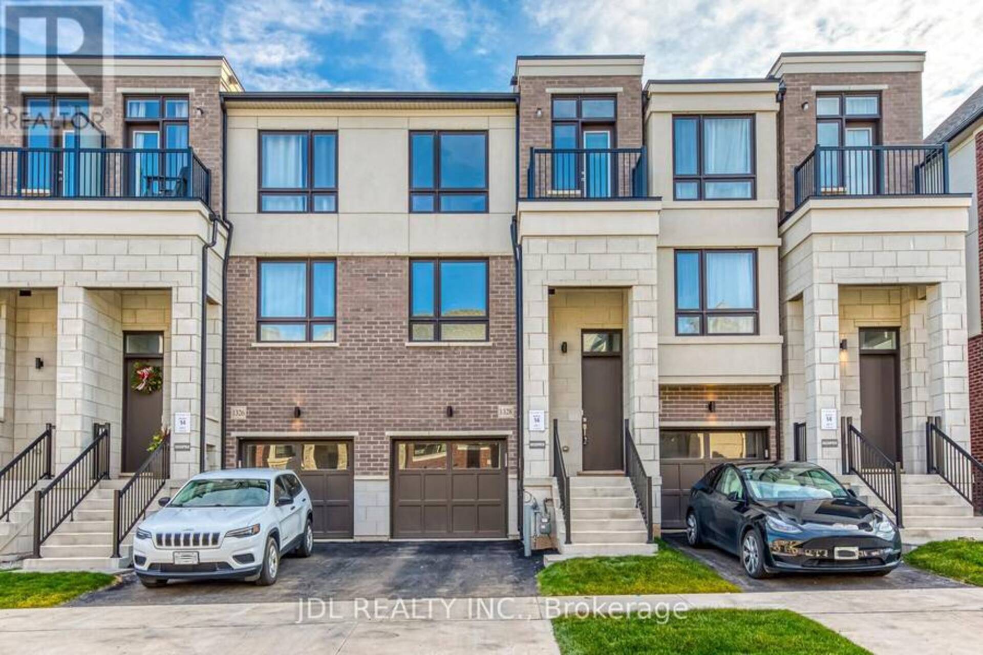 1328 KANIV STREET Oakville