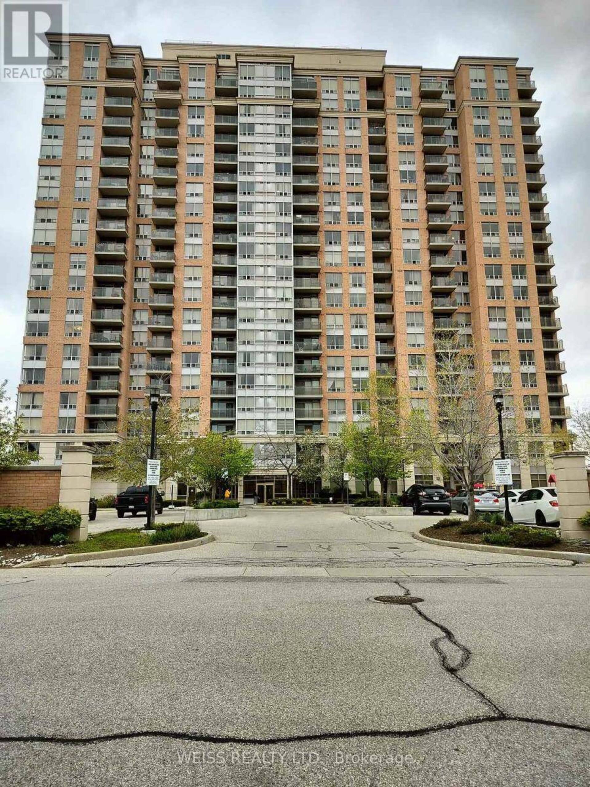 713 - 55 STRATHAVEN DRIVE Mississauga