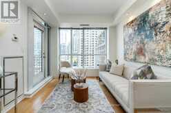 809 - 628 FLEET STREET Toronto