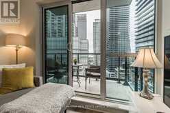 1703 - 39 ANNIE CRAIG DRIVE Toronto