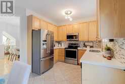 2422 PILGRIM SQUARE Oshawa