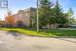 17 NAUGHTON DRIVE Richmond Hill