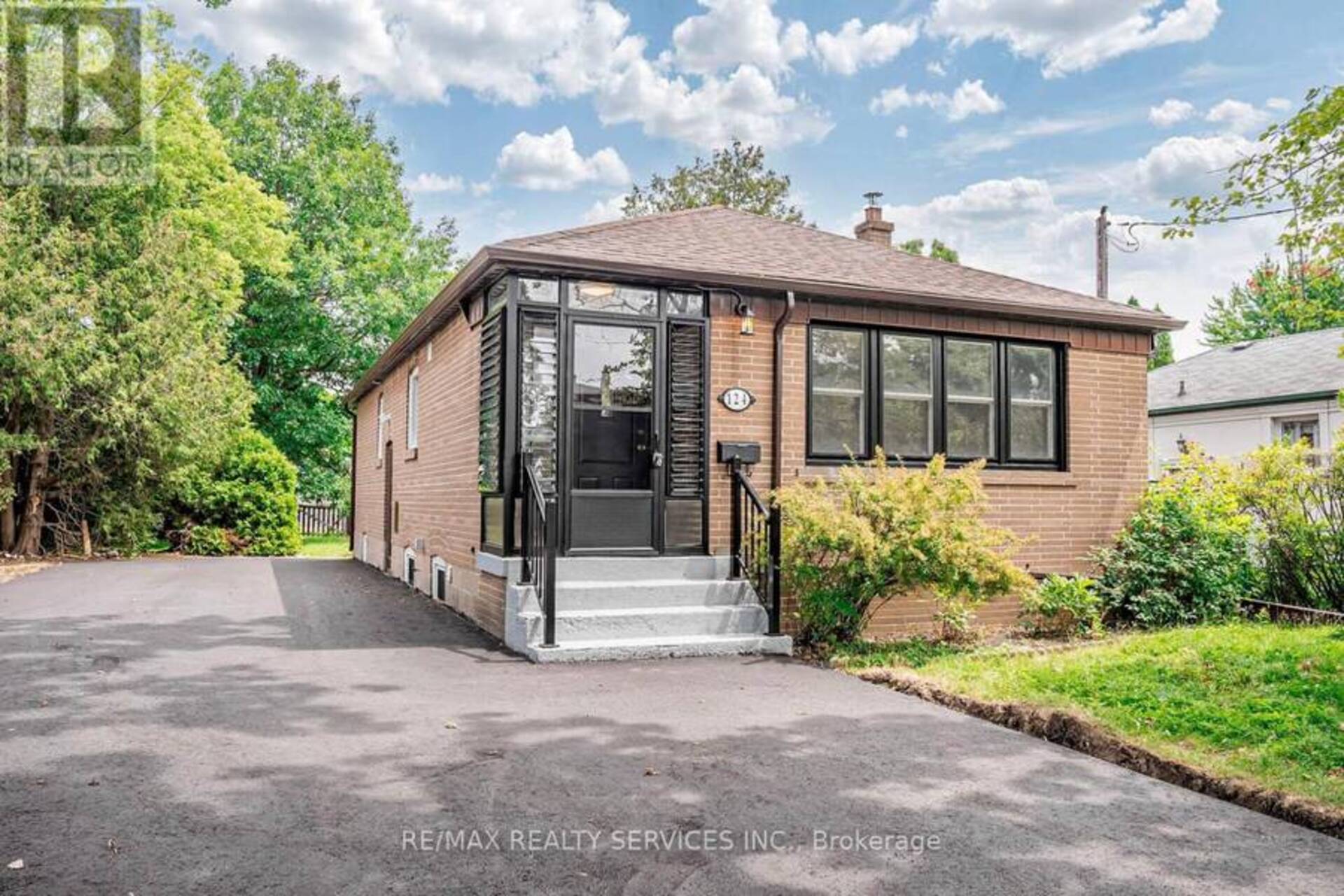 124 MCMURCHY AVENUE S Brampton