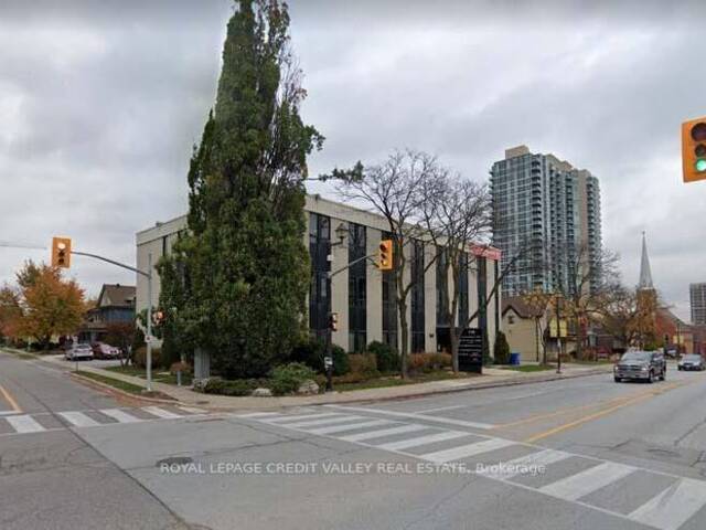 204 - 118 QUEEN STREET W Brampton Ontario