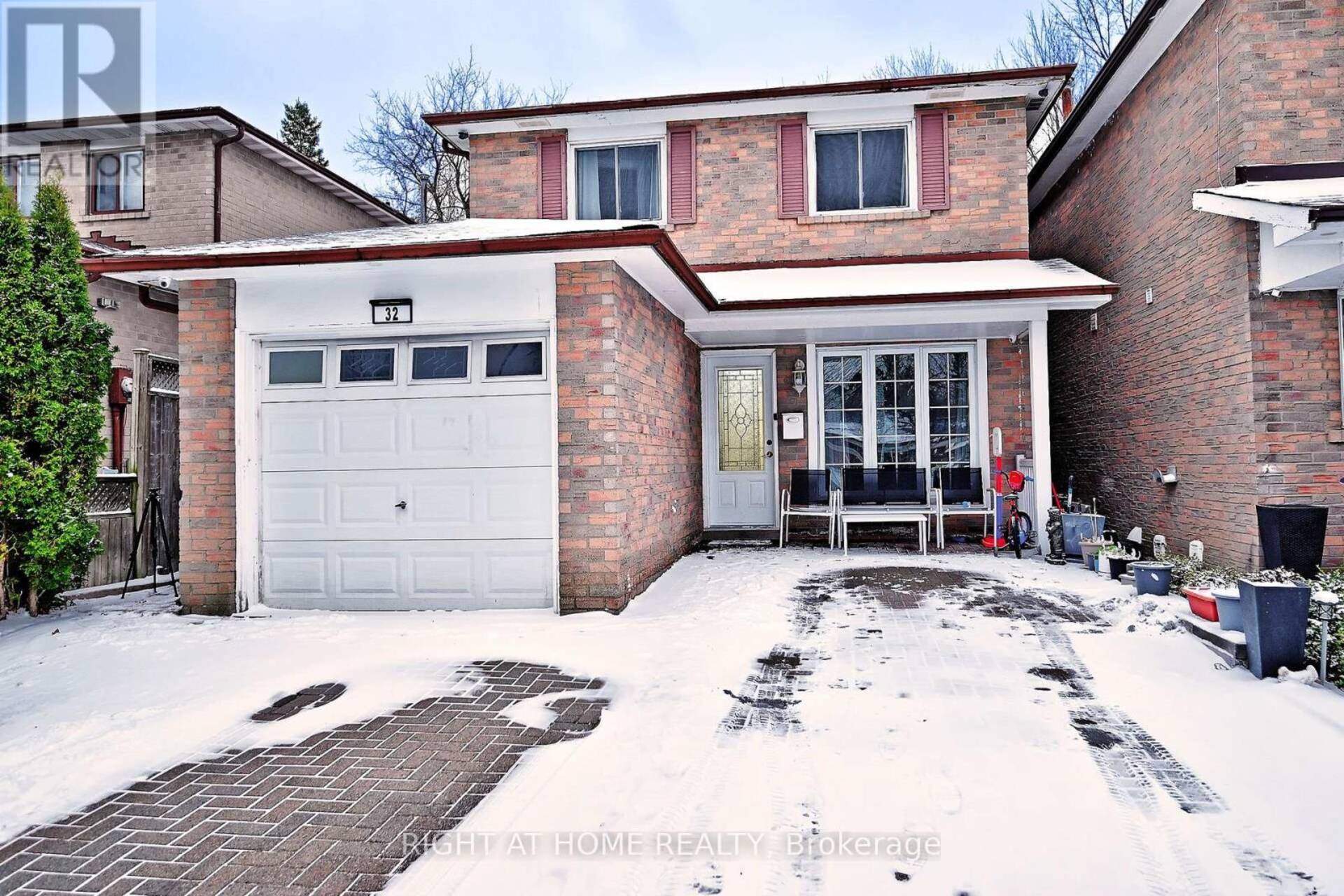 32 BARRINGTON CRESCENT Brampton