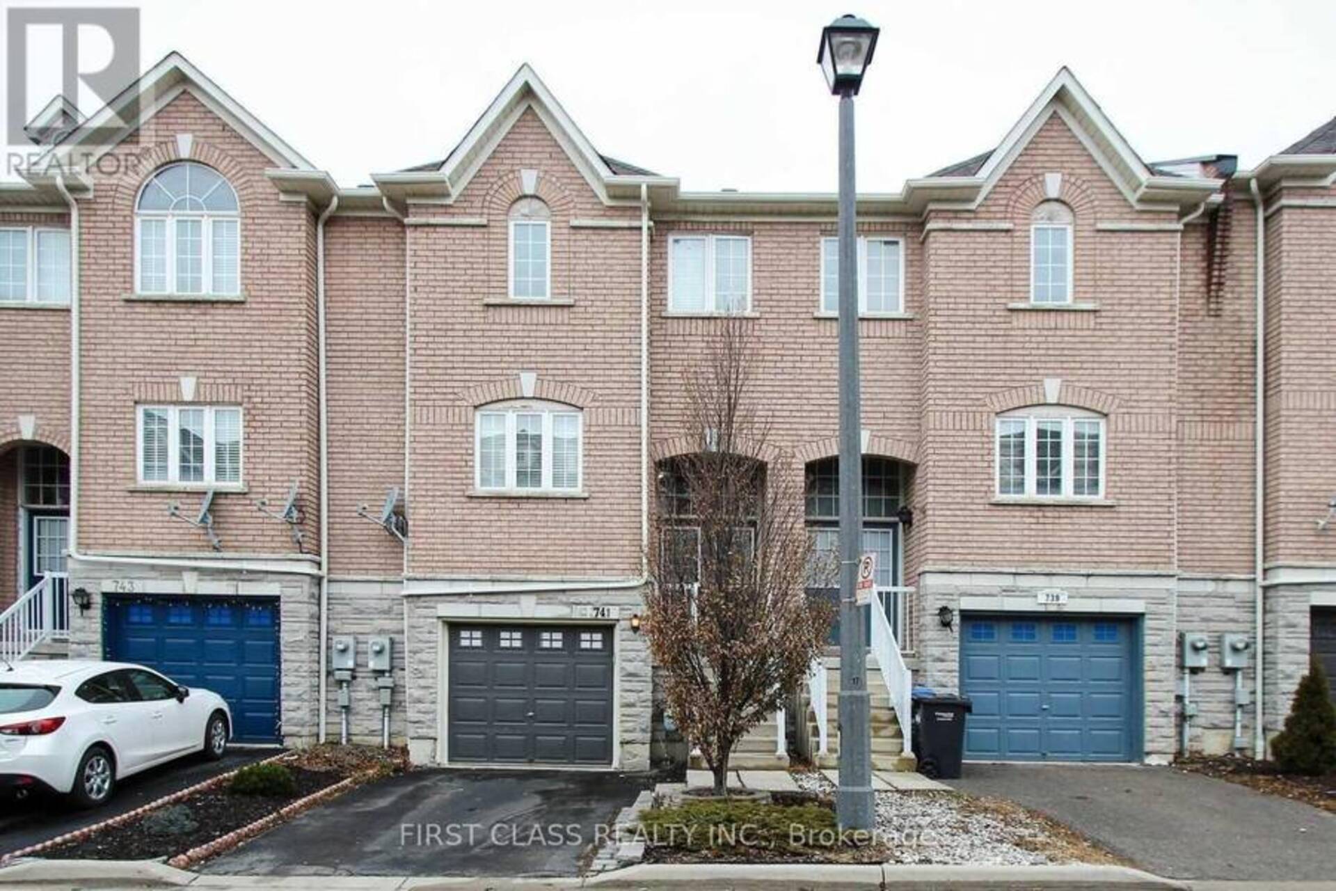 741 MAXMAN STREET Mississauga