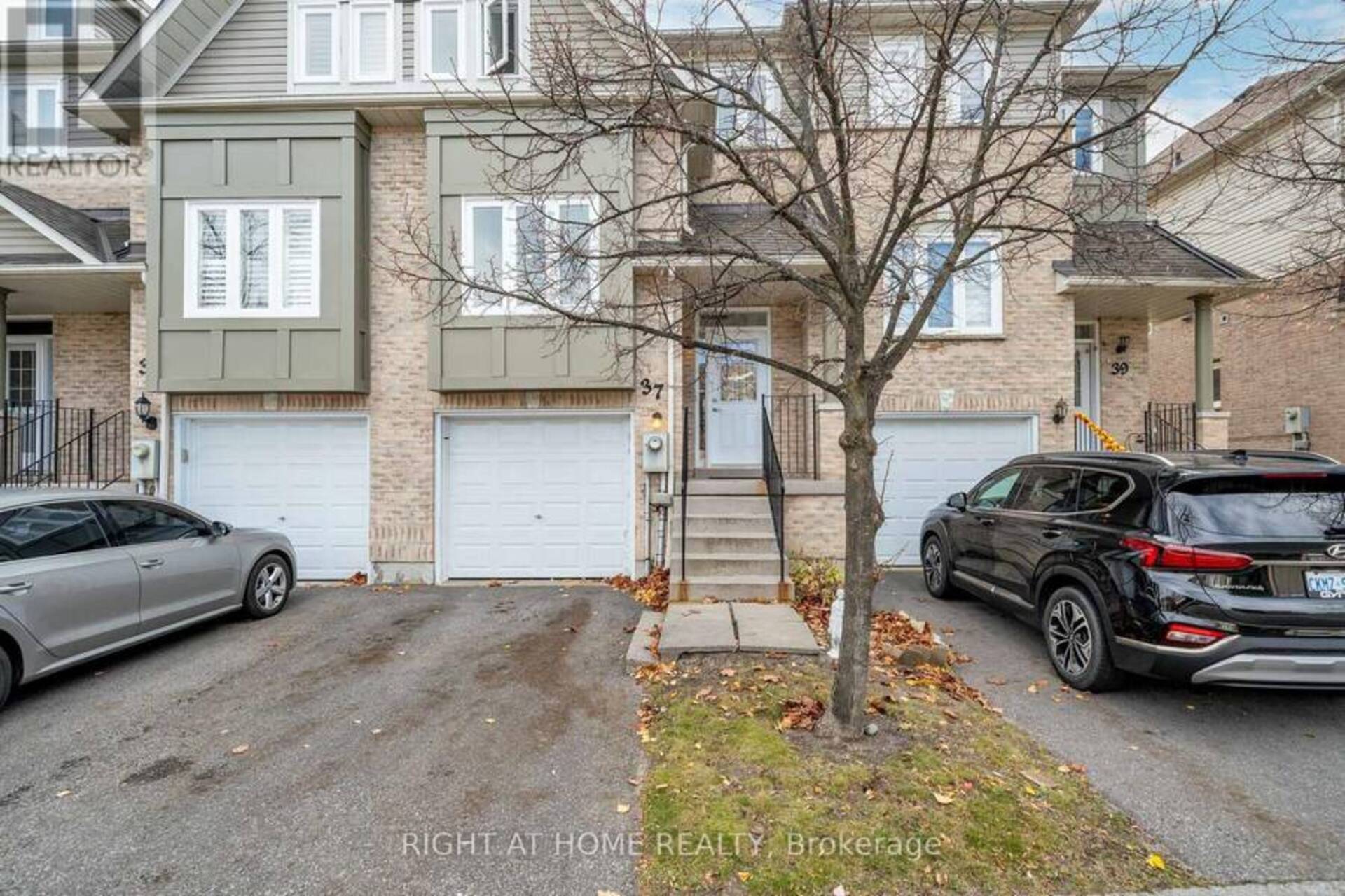 10 - 37 ALEXIS WAY Whitby