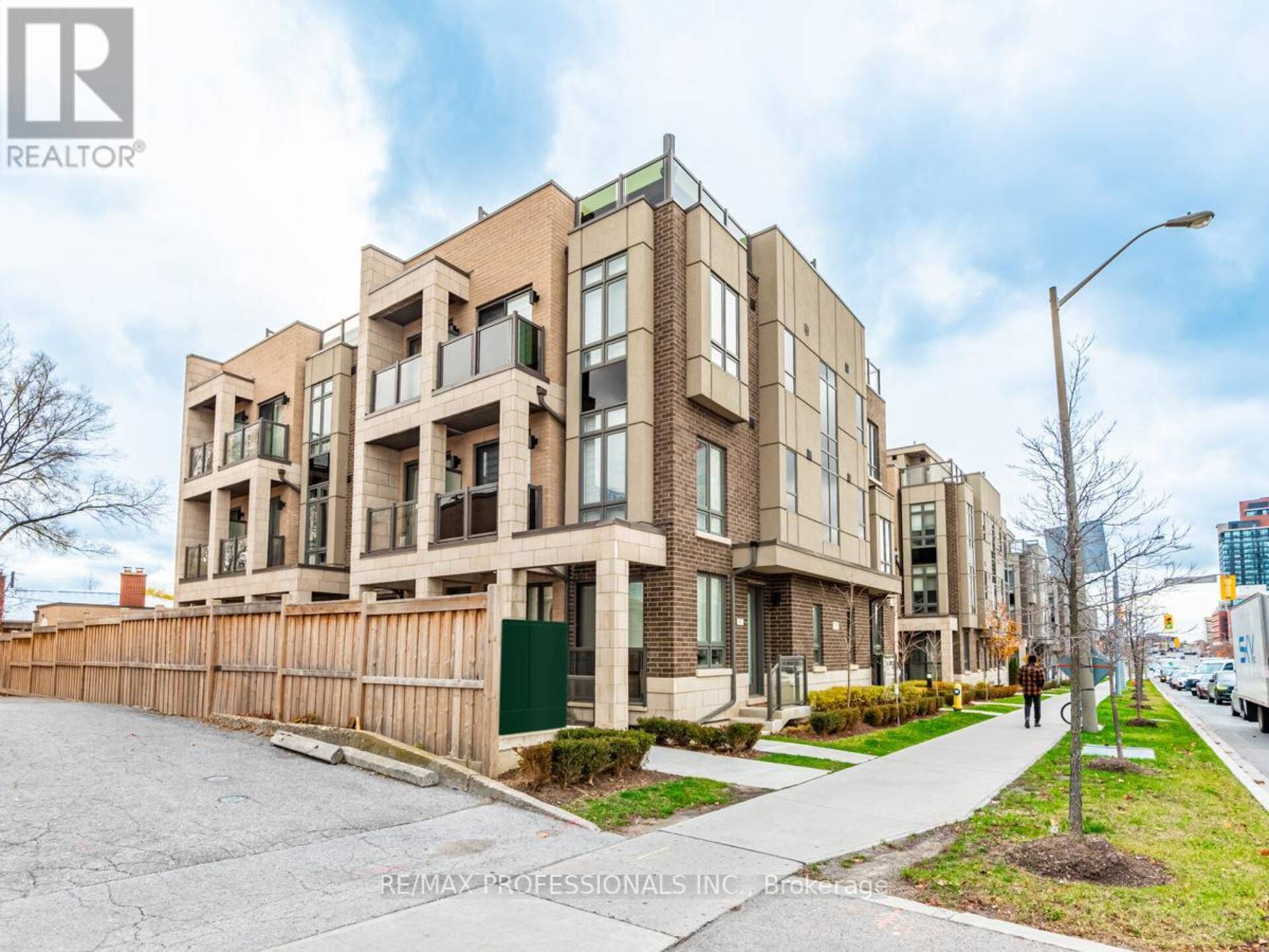 4 - 713 LAWRENCE AVENUE W Toronto