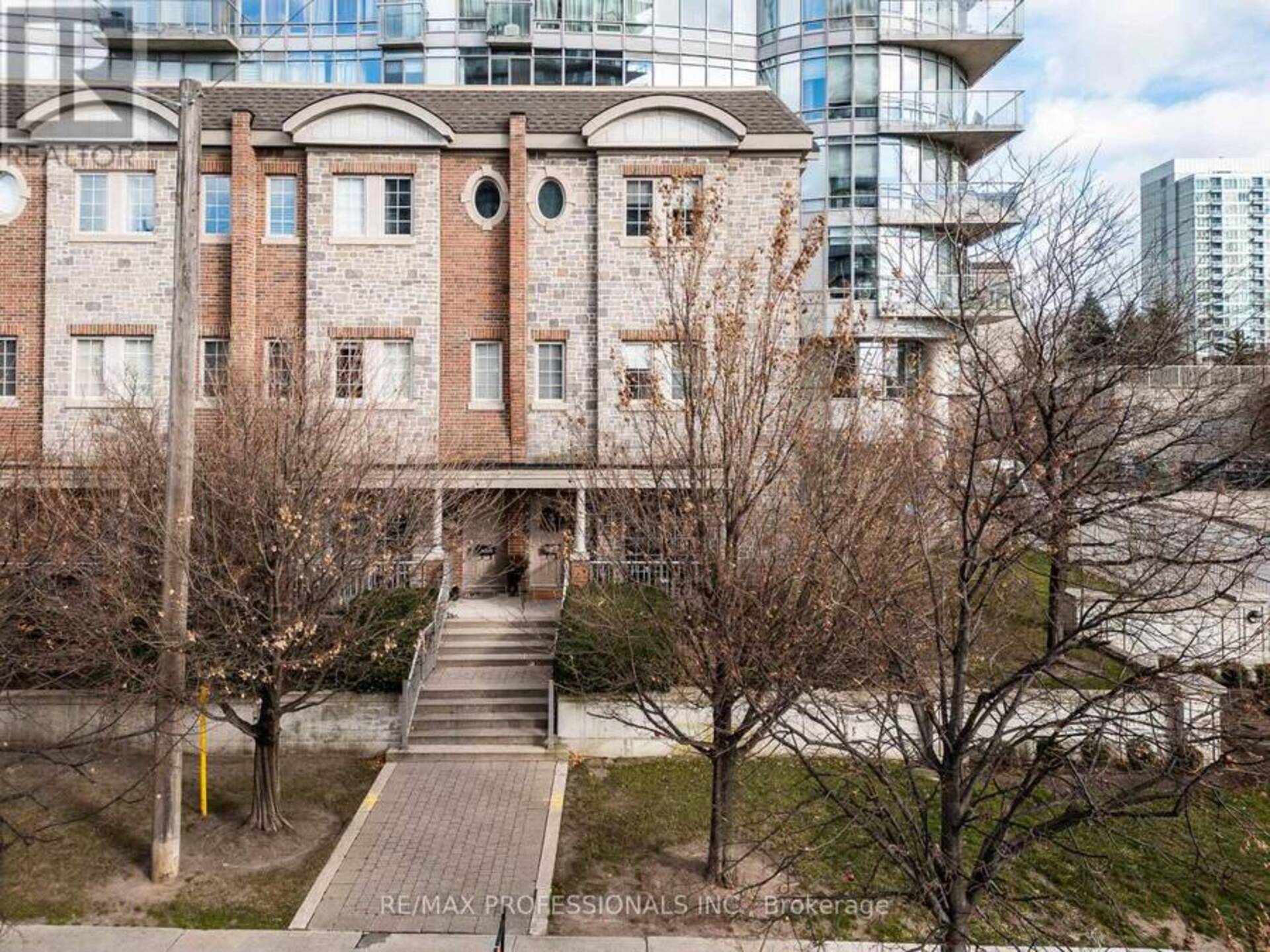 TH101 - 15 WINDERMERE AVENUE Toronto