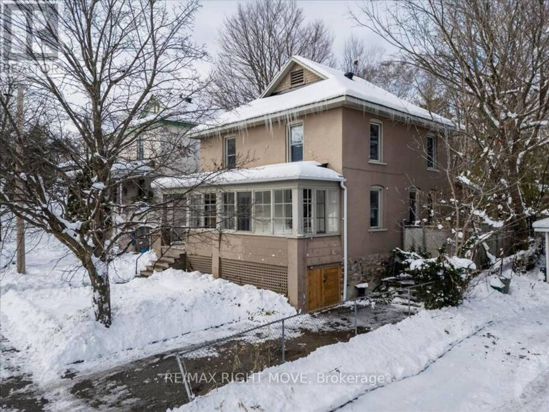 132 JARVIS STREET Orillia