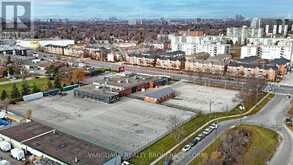 YARD - 2851 EGLINTON AVENUE E Toronto