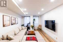 201 - 9 GREENBRIAR ROAD Toronto