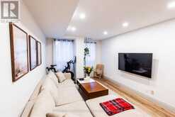 201 - 9 GREENBRIAR ROAD Toronto